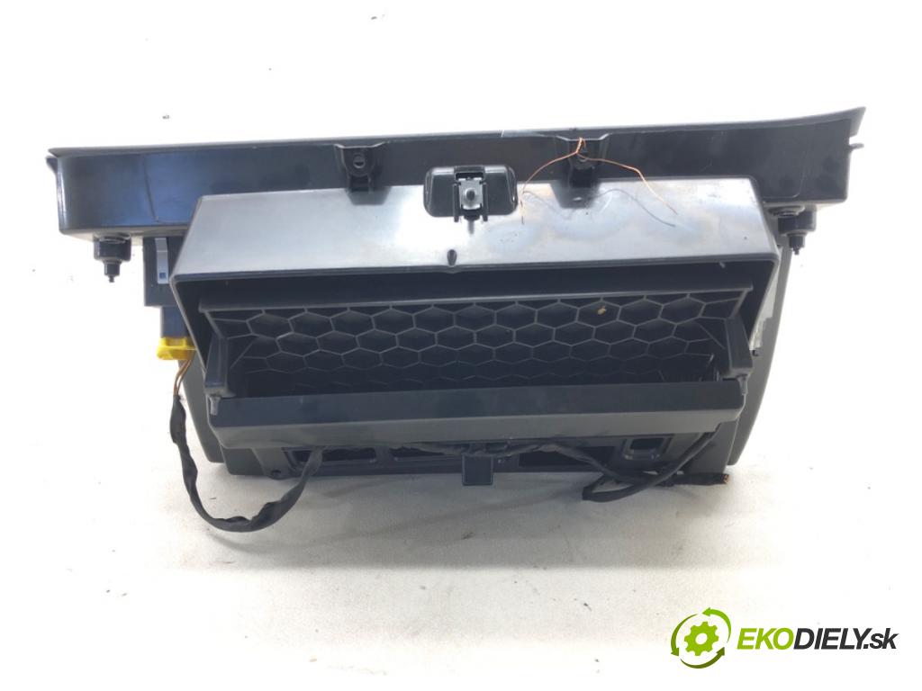 VW PASSAT B6 Variant (3C5) 2005 - 2011    2.0 TDI 81 kW [110 KM] olej napędowy 2008 - 2010  Priehradka, kastlík spolujazdca  (Priehradky, kastlíky)