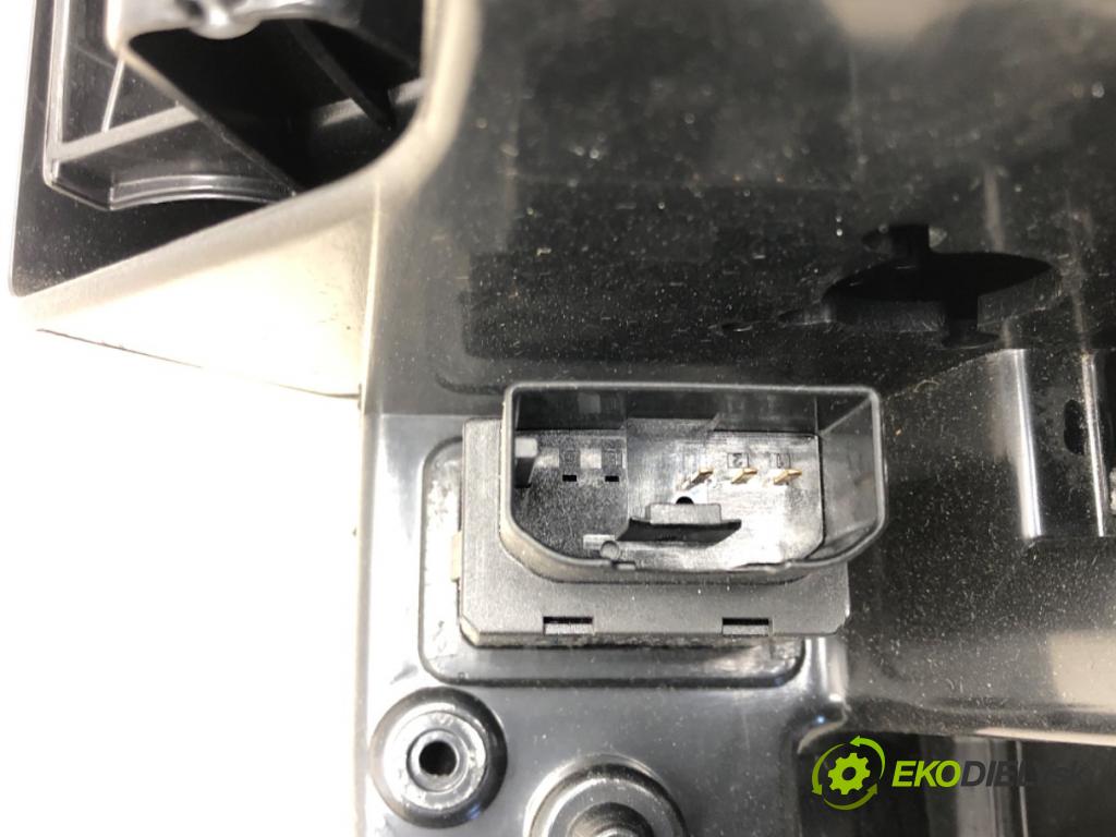 VW PASSAT B6 Variant (3C5) 2005 - 2011    2.0 TDI 81 kW [110 KM] olej napędowy 2008 - 2010  Priehradka, kastlík spolujazdca  (Priehradky, kastlíky)