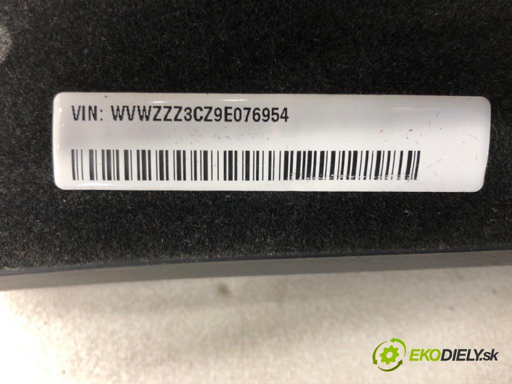 VW PASSAT B6 Variant (3C5) 2005 - 2011    2.0 TDI 81 kW [110 KM] olej napędowy 2008 - 2010  Priehradka, kastlík spolujazdca  (Priehradky, kastlíky)