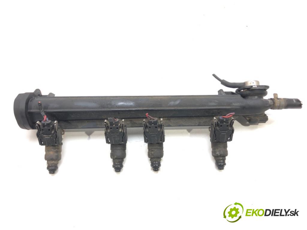 SEAT LEON (1M1) 1999 - 2006    1.6 74 kW [100 KM] benzyna 1999 - 2006  Lišta vstrekovacia Vstrekovacie ventily 037906031AA (Vstrekovacie lišty)