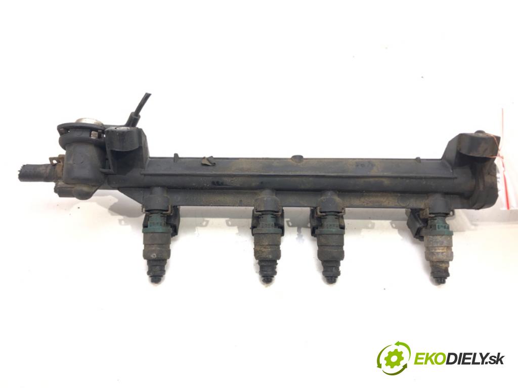 SEAT LEON (1M1) 1999 - 2006    1.6 74 kW [100 KM] benzyna 1999 - 2006  Lišta vstrekovacia Vstrekovacie ventily 037906031AA (Vstrekovacie lišty)