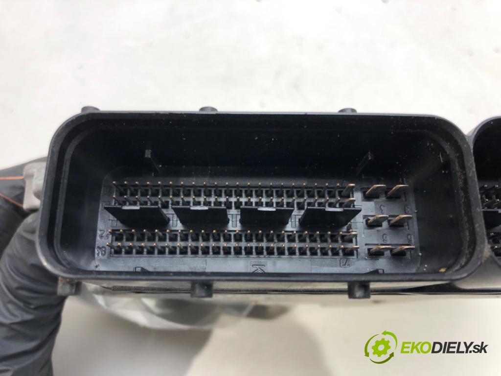 HYUNDAI i30 (FD) 2007 - 2012    1.6 CRDi 94 kW [128 KM] olej napędowy 2010 - 2011  riadiaca jednotka Motor 0281017211 (Riadiace jednotky)
