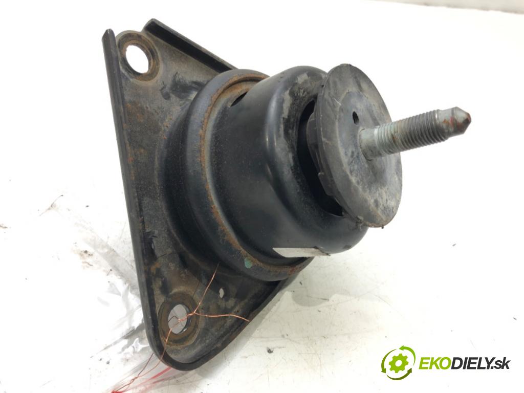 HYUNDAI i30 (FD) 2007 - 2012    1.6 CRDi 94 kW [128 KM] olej napędowy 2010 - 2011  AirBag Motor  (Držiaky motora)