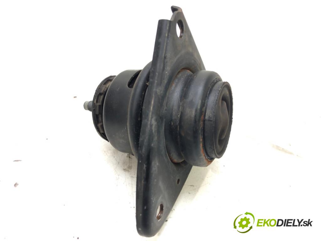 HYUNDAI i30 (FD) 2007 - 2012    1.6 CRDi 94 kW [128 KM] olej napędowy 2010 - 2011  AirBag Motor  (Držiaky motora)