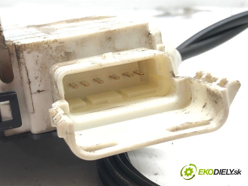 CITROEN C4 I liftback 2005 80 kW 1.6 16V 1587 zámok predný pravy 9660700680F