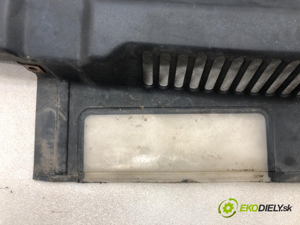 VW GOLF IV (1J1) 1997 - 2008    1.4 16V 55 kW [75 KM] benzyna 1997 - 2004  Torpédo, plast pod čelné okno  (Torpéda)