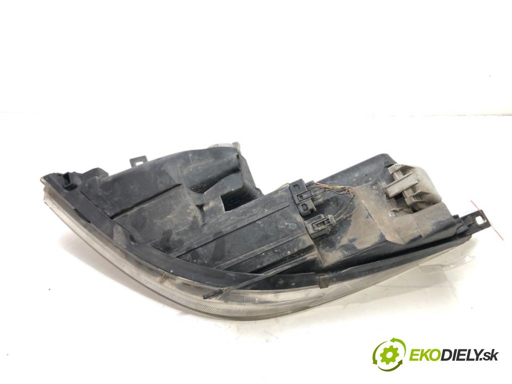 MITSUBISHI COLT VI (Z3_A, Z2_A) 2002 - 2012    1.5 80 kW [109 KM] benzyna 2004 - 2012  světlomet pravý