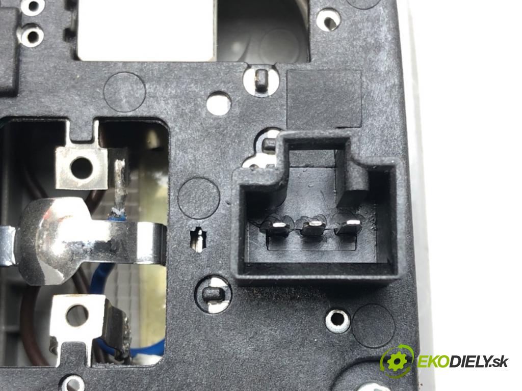 HYUNDAI i30 (FD) 2007 - 2012    1.6 CRDi 66 kW [90 KM] olej napędowy 2007 - 2011  svetlo stropné 92810-1MXXX (Osvetlenie interiéru)