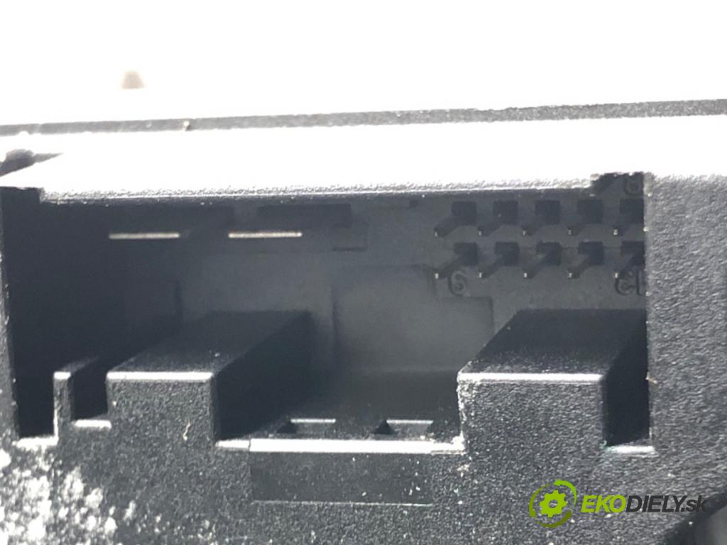 BMW 7 (E65, E66, E67) 2001 - 2009    730 d 160 kW [218 KM] olej napędowy 2002 - 2005  BRZDA: ručný elektrický 5WK32410B (Ručné brzdy)