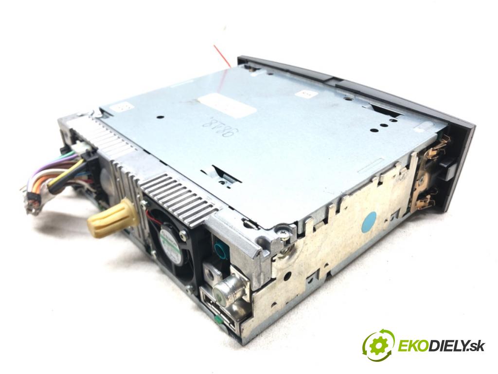 RENAULT GRAND SCÉNIC II (JM0/1_) 2004 - 2009    2.0 99 kW [135 KM] benzyna 2004 - 2009  RADIO 8200796847T (Audio zariadenia)