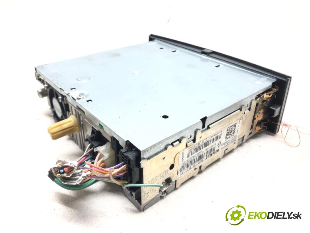 RENAULT GRAND SCÉNIC II (JM0/1_) 2004 - 2009    2.0 99 kW [135 KM] benzyna 2004 - 2009  RADIO 8200796847T (Audio zariadenia)