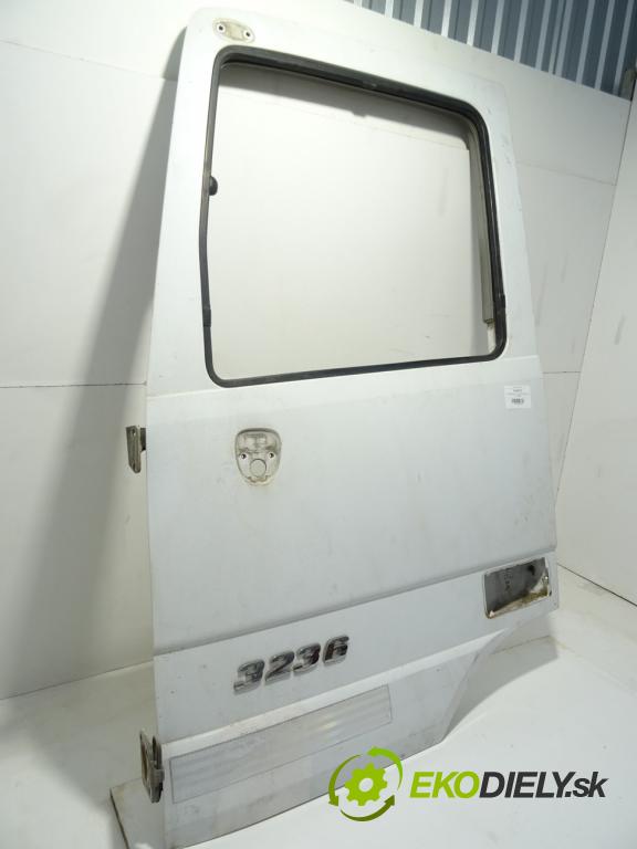 MERCEDES-BENZ ACTROS MP2 / MP3 2002 - 2022    3236 B  Dvere predný ľave  (Ostatné)