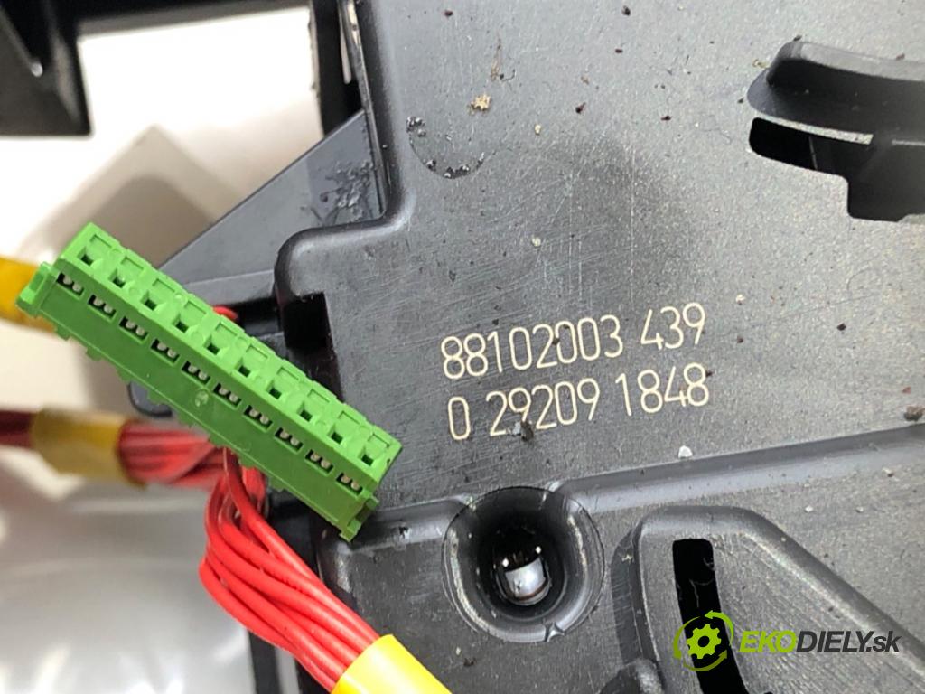 RENAULT CLIO III Grandtour (KR0/1_) 2007 - 2022    1.2 16V (KR0P) 74 kW [101 KM] benzyna 2007 - 2012  Prepínač smeroviek 88102003 (Prepínače, spínače, tlačidlá a ovládače kúrenia)