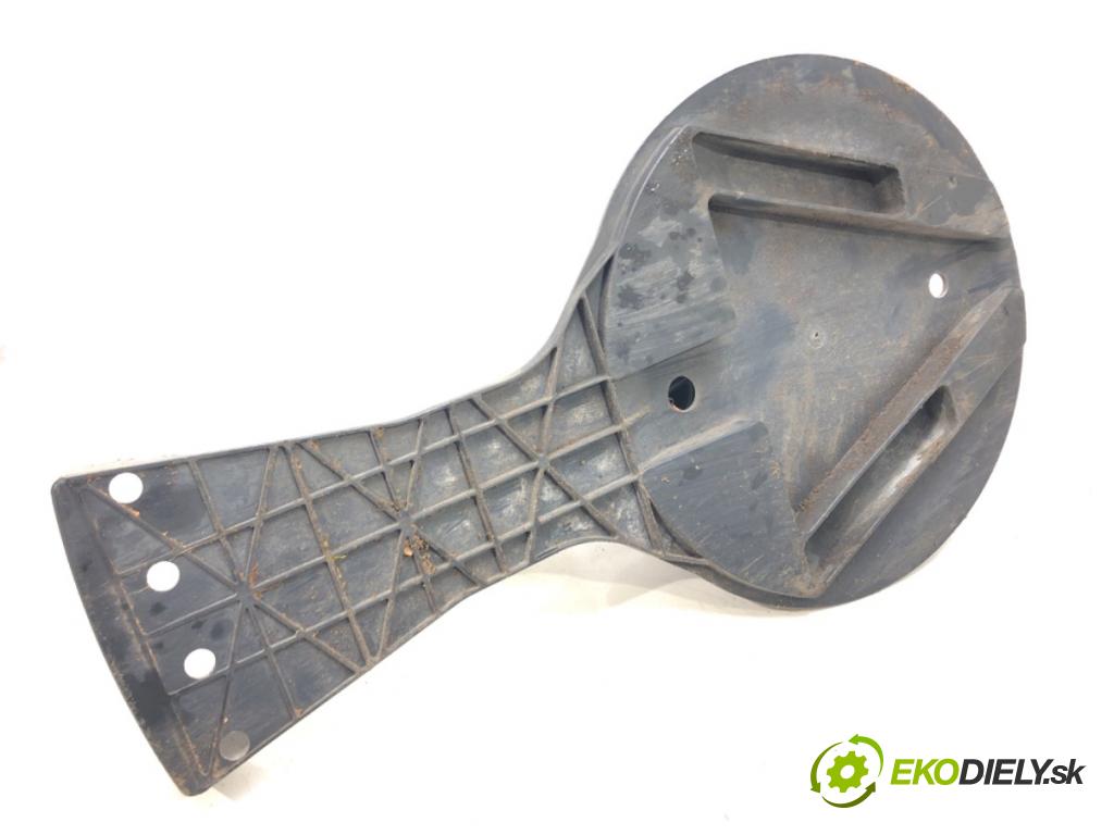 RENAULT CLIO III Grandtour (KR0/1_) 2007 - 2022    1.2 16V (KR0P) 74 kW [101 KM] benzyna 2007 - 2012  Držiak Uchytenie kolesa ZÁLOHOVANIE: 8200667569A 8200269378E (Ostatné)