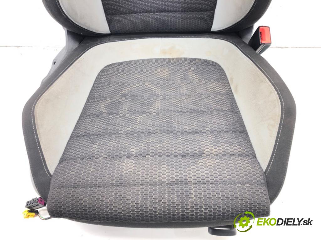 VW PASSAT B7 Variant (365) 2010 - 2015    2.0 TDI 103 kW [140 KM] olej napędowy 2010 - 2014  sedadla sedačky sedadlo R-LINE:
