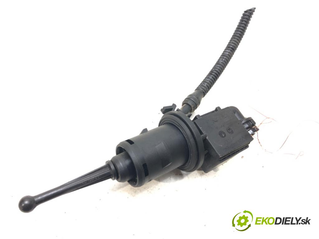 VW PASSAT B7 Variant (365) 2010 - 2015    2.0 TDI 103 kW [140 KM] olej napędowy 2010 - 2014  Spojkový valec pumpa spojky 3C0721388J (Valce a ložiská)