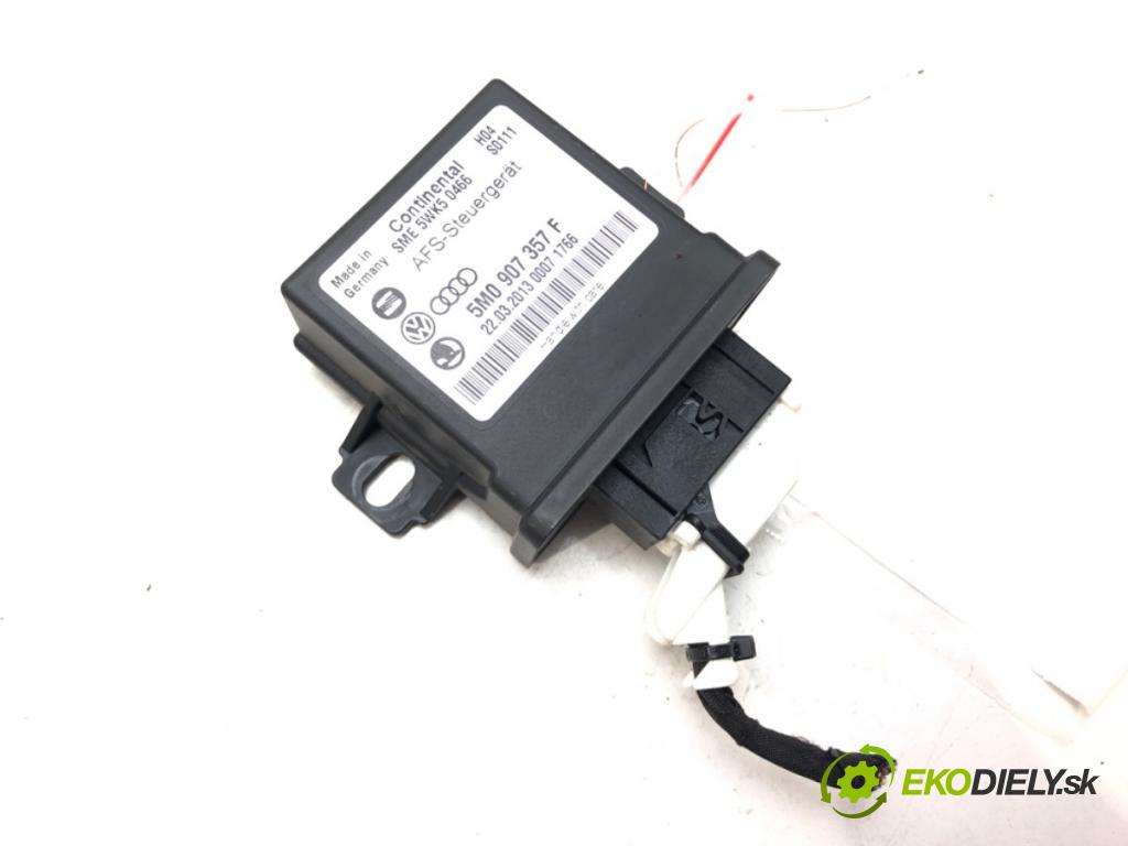VW PASSAT B7 Variant (365) 2010 - 2015    2.0 TDI 103 kW [140 KM] olej napędowy 2010 - 2014  Modul Riadiaca jednotka svetiel 5M0907357F (Ostatné)