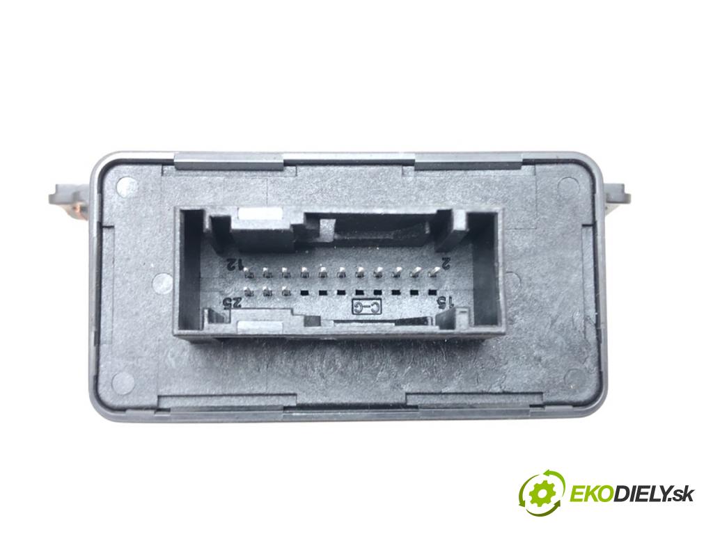 VW PASSAT B7 Variant (365) 2010 - 2015    2.0 TDI 103 kW [140 KM] olej napędowy 2010 - 2014  Modul Riadiaca jednotka svetiel 5M0907357F (Ostatné)