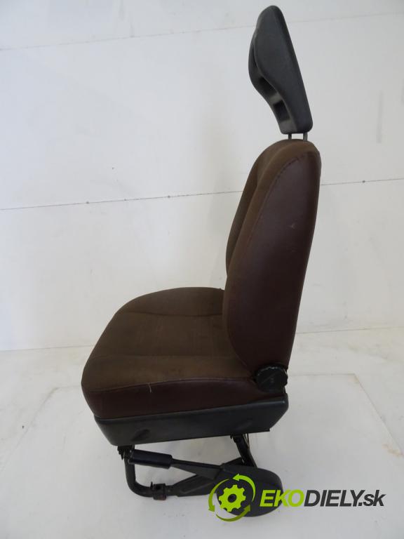 FIAT DUCATO Skrzynia (244_) 2002 - 2022    2.3 JTD 81 kW [110 KM] olej napędowy 2002 - 2022  Sedadlo ľavy  (Sedačky, sedadlá)
