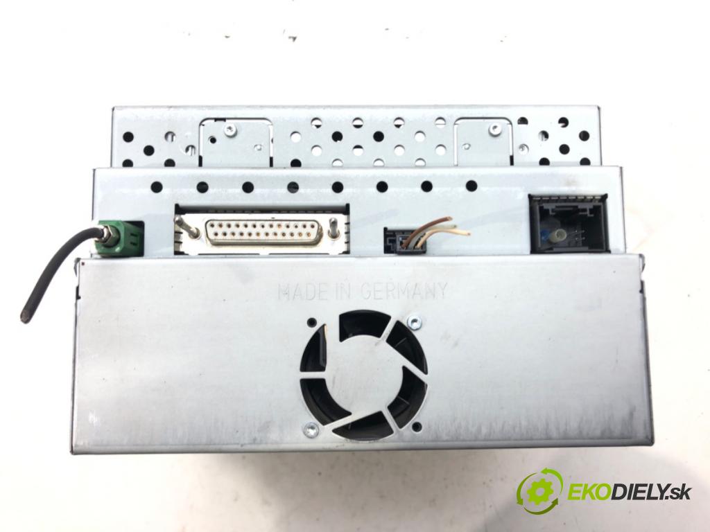 MERCEDES-BENZ CLS (C219) 2004 - 2011    CLS 350 (219.356) 200 kW [272 KM] benzyna 2004 - 2  RADIO Navigácia A2118202297 (Audio zariadenia)