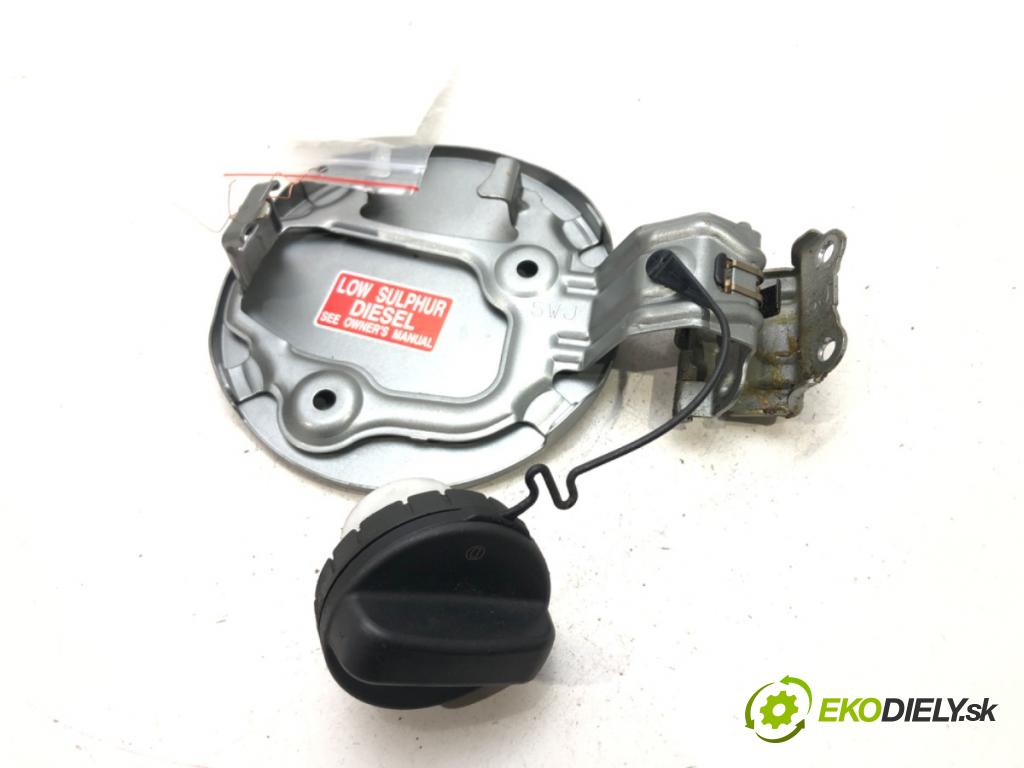 TOYOTA AURIS Kombi (_E18_) 2013 - 2018    1.6 D4-D (WWE185_) 82 kW [112 KM] olej napędowy 20  Dvierka nádrže paliva  (Ostatné)