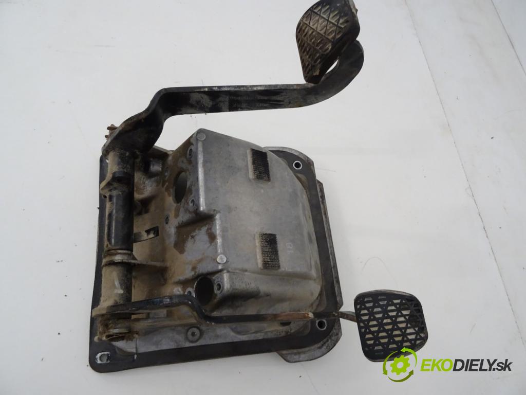 MERCEDES-BENZ ACTROS MP2 / MP3 2002 - 2022    3236 B  obal PEDÁL: A9342940001