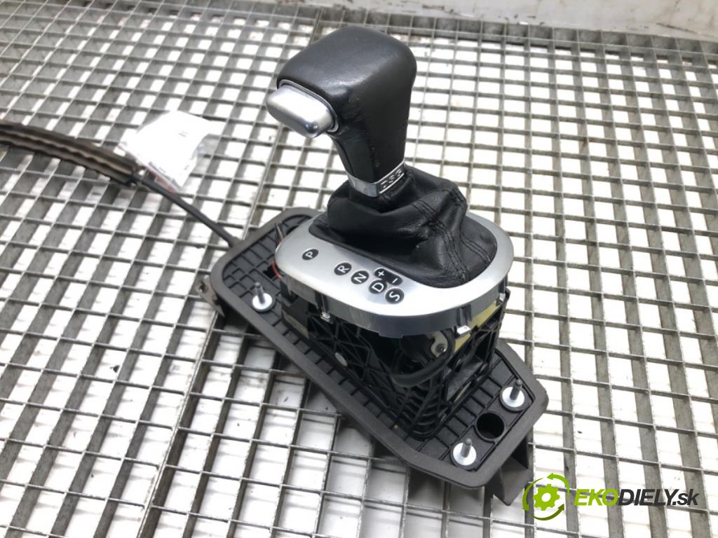 VW TOURAN (1T1, 1T2) 2003 - 2010    1.9 TDI 77 kW [105 KM] olej napędowy 2003 - 2010  Kulisa 1T1713025R (Rýchlostné páky / kulisy)