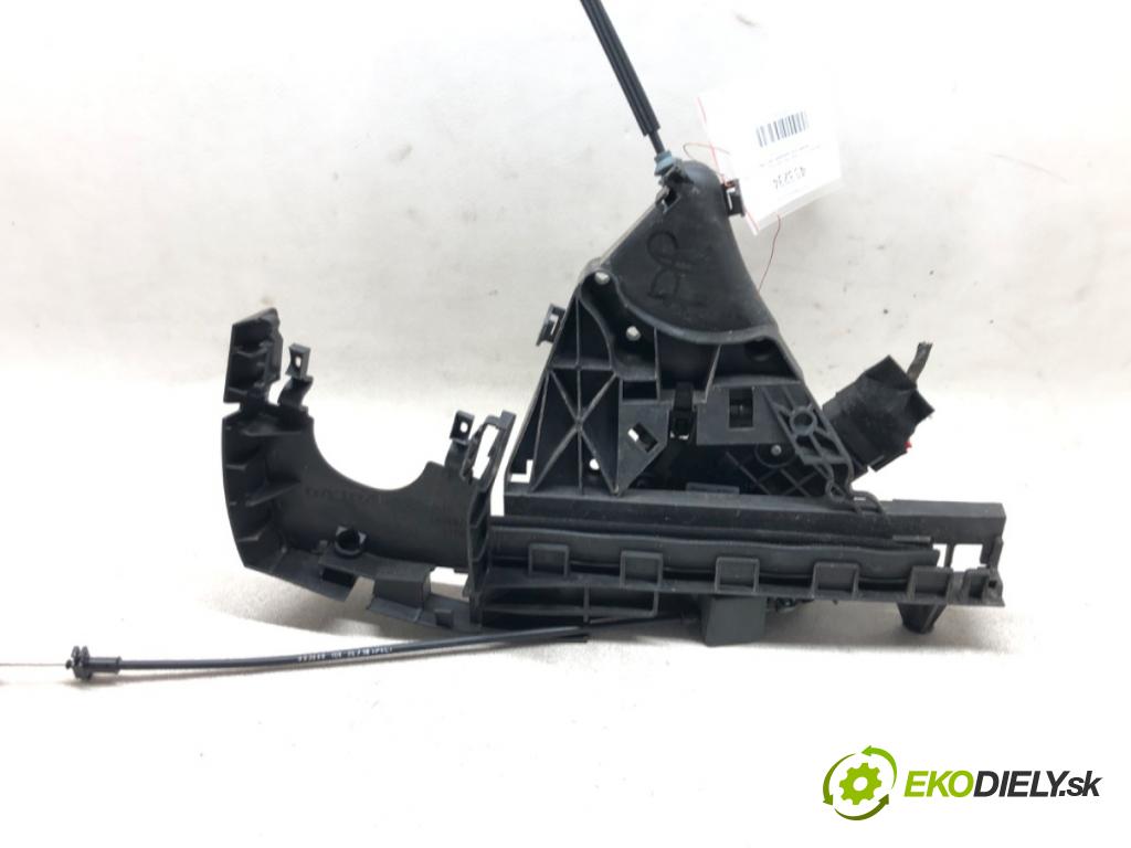 VOLVO V50 (545) 2003 - 2012    1.6 D 80 kW [109 KM] olej napędowy 2005 - 2012  zámok přední část pravý 6 pin
