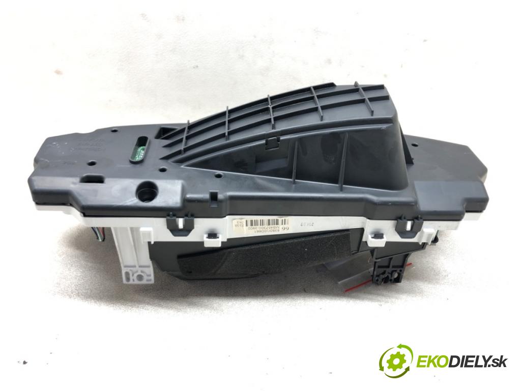 TOYOTA YARIS (_P9_) 2005 - 2014    1.3 4WD (NCP92_) 64 kW [87 KM] benzyna 2007 - 2010  Prístrojovka 83800-0D661 (Prístrojové dosky, displeje)