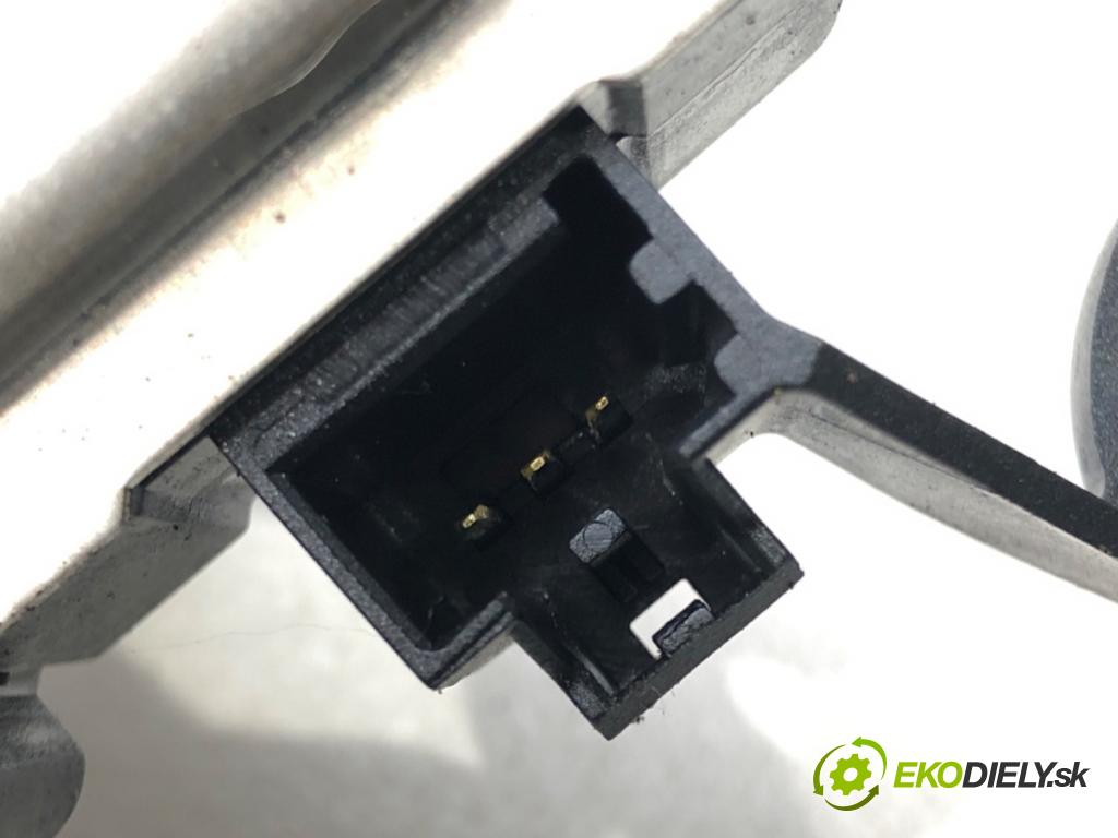 FORD FIESTA V (JH_, JD_) 2001 - 2014    1.4 TDCi 50 kW [68 KM] olej napędowy 2001 - 2008  Motorček stieračov zad 2S61-A17K441-AB (Ostatné)