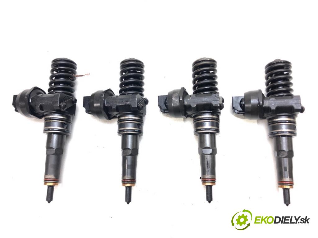 SEAT LEON (1P1) 2005 - 2013    1.9 TDI 77 kW [105 KM] olej napędowy 2005 - 2010  vstrekovače 038130073AG (Vstrekovače)
