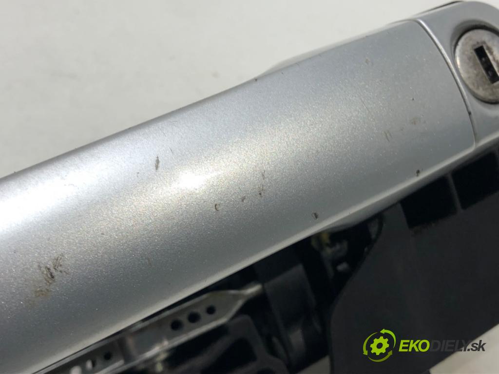 FIAT BRAVO II (198_) 2006 - 2022    1.6 D Multijet (198AXH1B) 77 kW [105 KM] olej napę  Kľučka predný ľavá strana vonkajšia  (Vonkajšie predné ľavé)