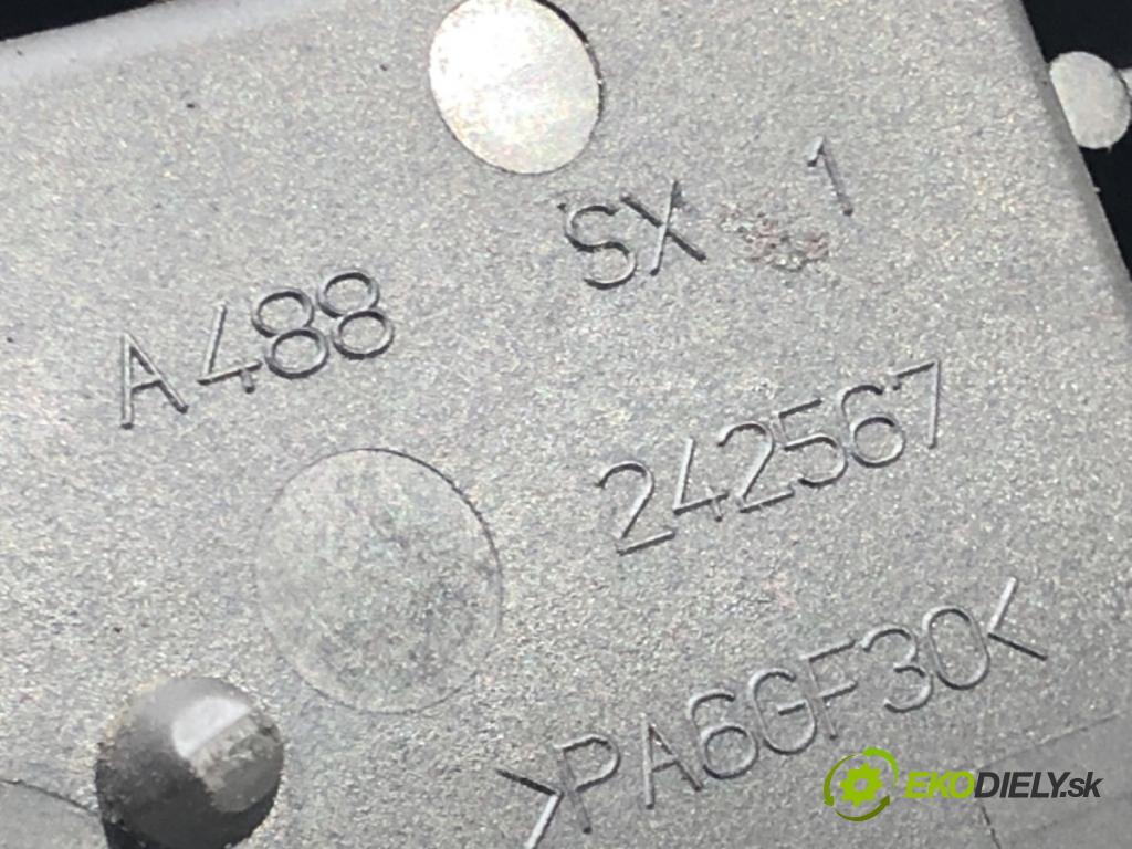 FIAT BRAVO II (198_) 2006 - 2022    1.6 D Multijet (198AXH1B) 77 kW [105 KM] olej napę  Kľučka predný ľavá strana vonkajšia  (Vonkajšie predné ľavé)