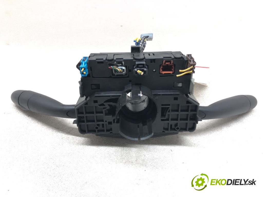 PEUGEOT 307 (3A/C) 2000 - 2012    1.4 HDi 50 kW [68 KM] olej napędowy 2001 - 2005  přepínač kombinovaný 96509724XT (Ovládaní topení a přepínače)