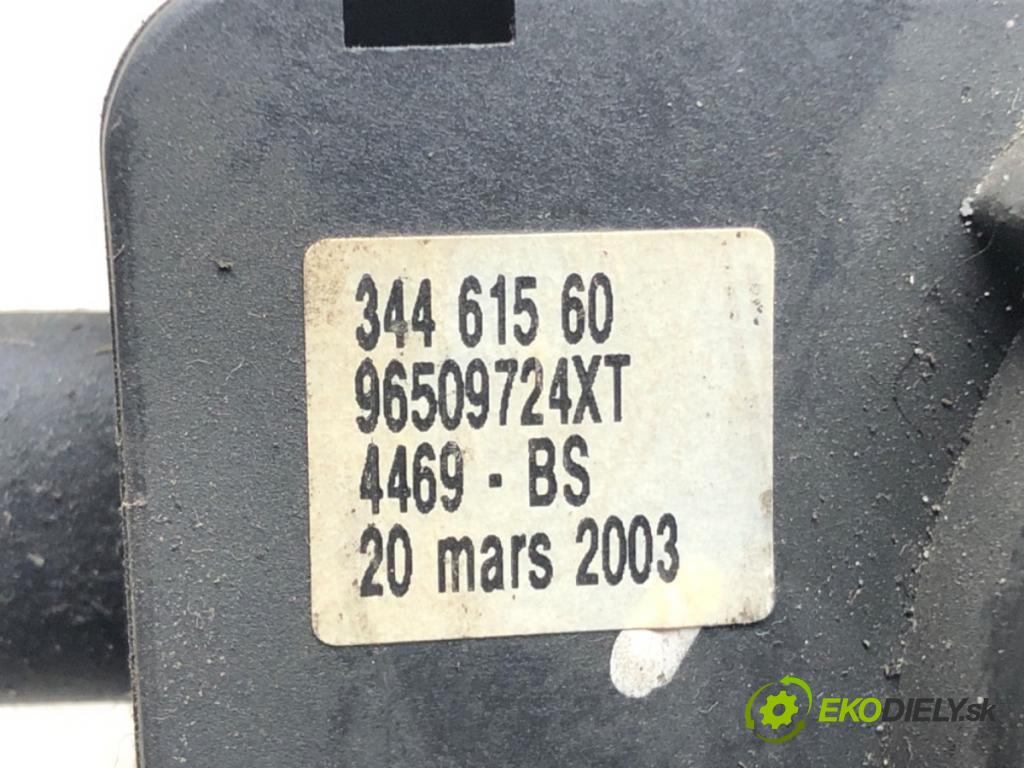 PEUGEOT 307 (3A/C) 2000 - 2012    1.4 HDi 50 kW [68 KM] olej napędowy 2001 - 2005  přepínač kombinovaný 96509724XT (Ovládaní topení a přepínače)