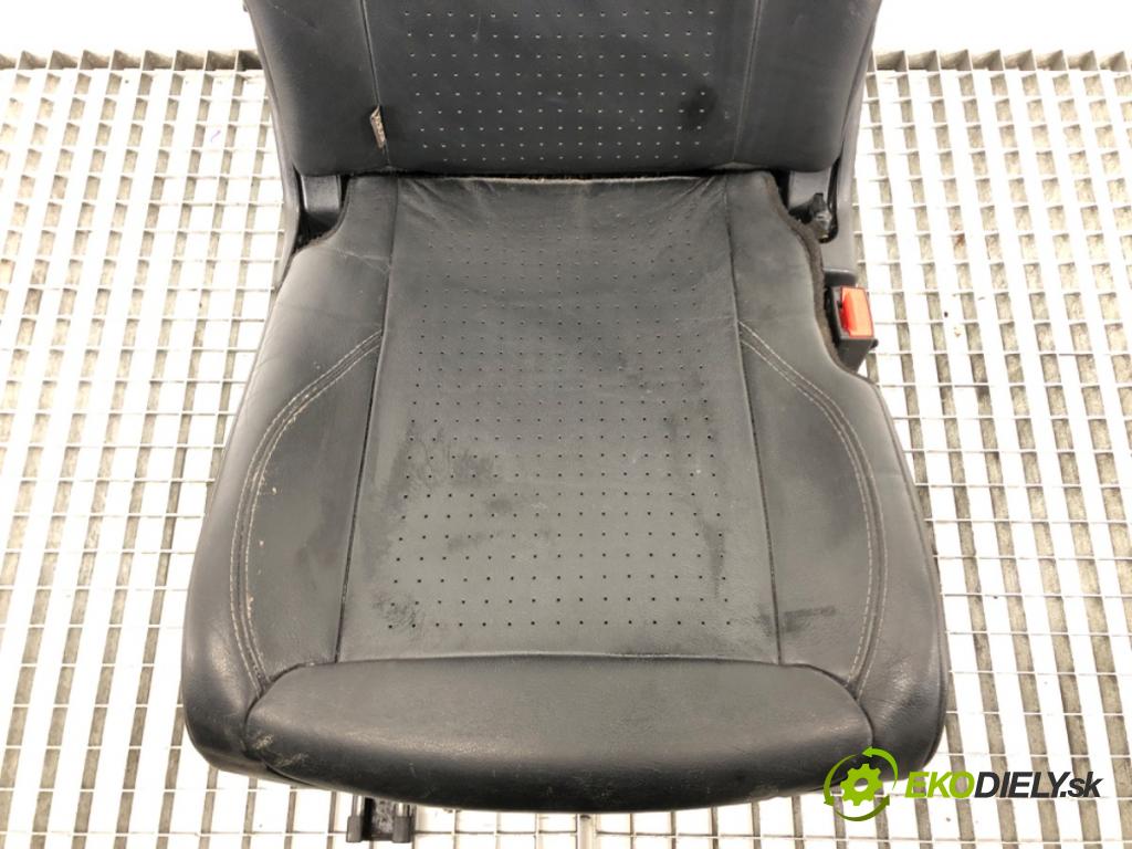 CITROEN C4 GRAND PICASSO I (UA_) 2006 - 2013    2.0 i 16V 103 kW [140 KM] benzyna 2006 - 2013  Sedadlo zadný  (Sedačky, sedadlá)