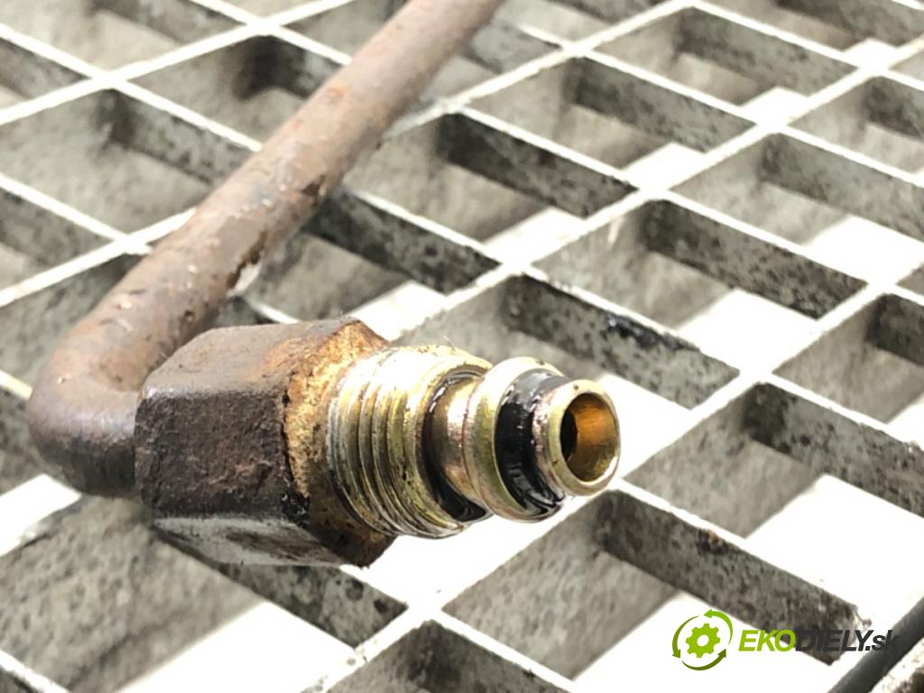 TOYOTA YARIS (_P1_) 1999 - 2005    1.0 (SCP10_) 50 kW [68 KM] benzyna 1999 - 2005  hadica servočerpadlo  (Rúrky, hadice servočerpadla)