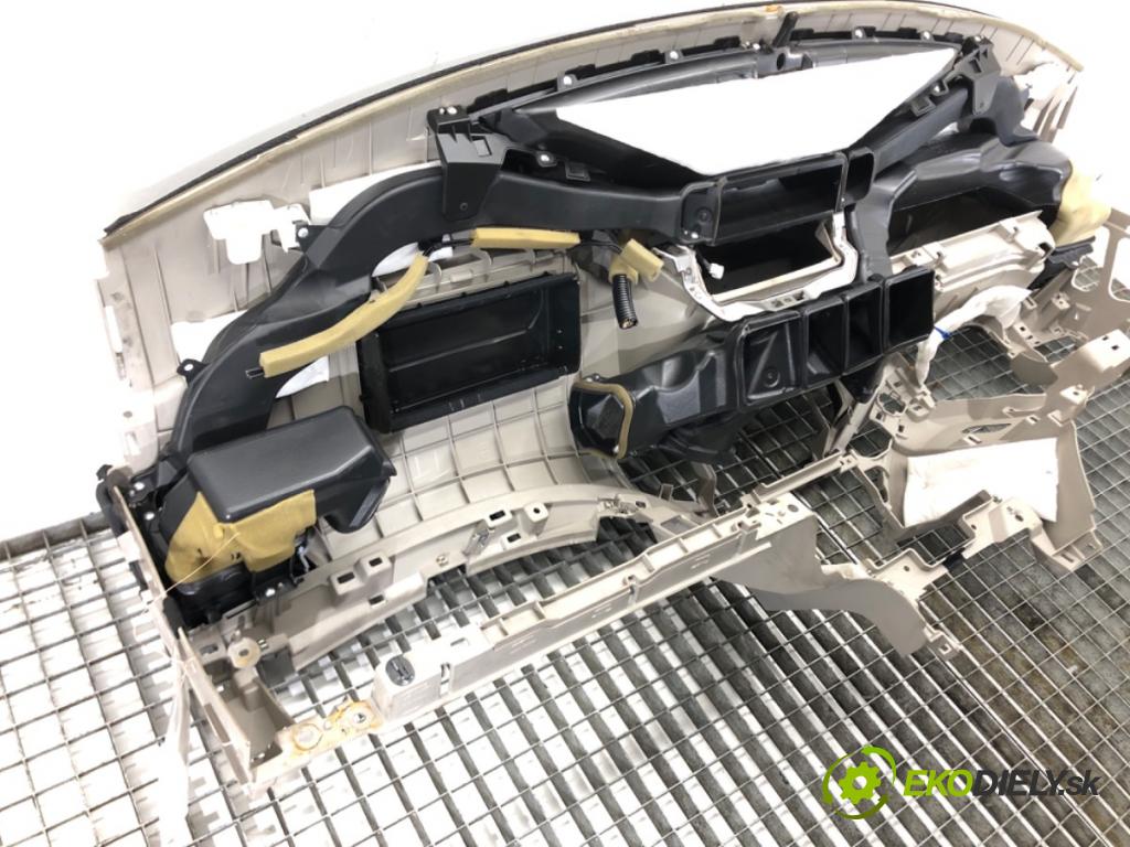 HONDA ACCORD VIII Kombi (CW) 2008 - 2022    2.2 i-DTEC (CW3) 110 kW [150 KM] olej napędowy 200  Palubná doska  (Palubné dosky)