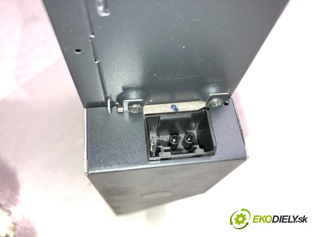 BMW 1 (E87) 2003 - 2013    118 d 105 kW [143 KM] olej napędowy 2007 - 2011  Menič CD 9181326 (CD meniče)