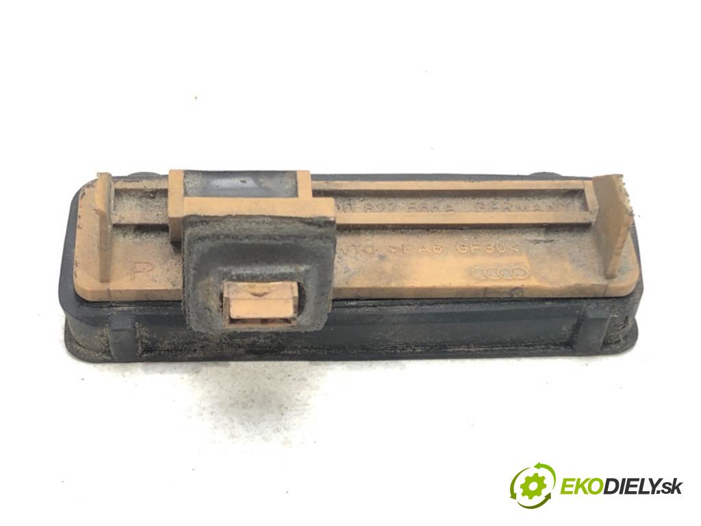 AUDI A4 B5 (8D2) 1994 - 2001    ---  klika zadní část dveří mikrospínač 8D0827566A