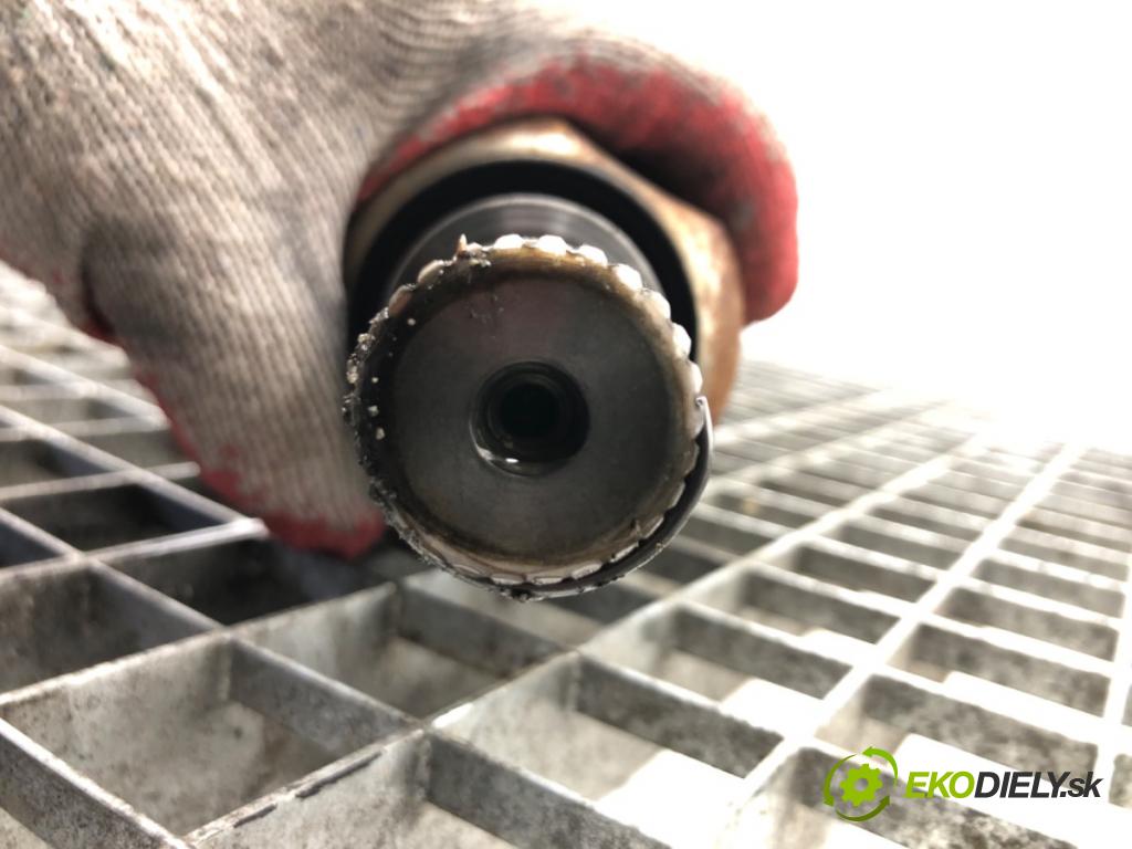 DACIA SANDERO II 2012 - 2022    TCe 90 (B8M1, B8MA) 66 kW [90 KM] benzyna 2012 - 2  Poloos ľavá strana 391014946R (Poloosy)