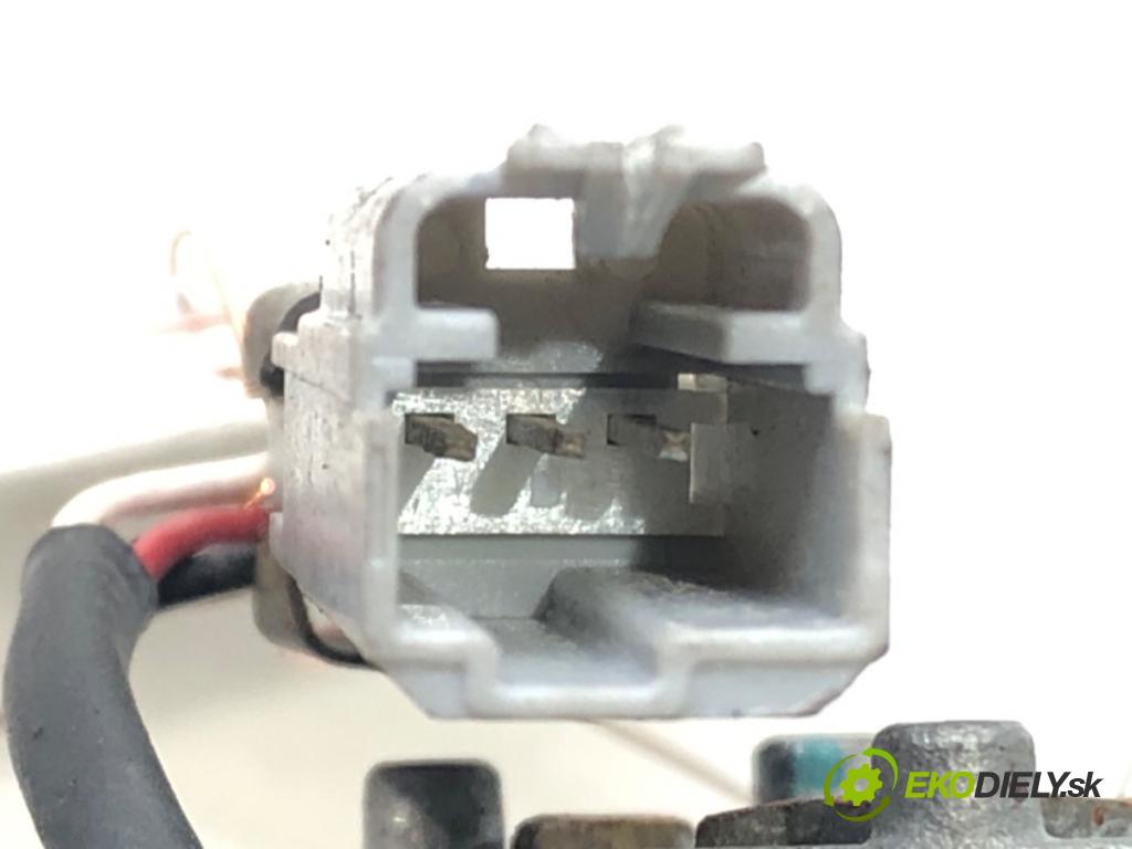 FORD KUGA II (DM2) 2012 - 2022    1.5 EcoBoost 110 kW [150 KM] benzyna 2014 - 2019  zpětné zrcátko vnitřní CU5A17E678BB (Světla vnitřní)