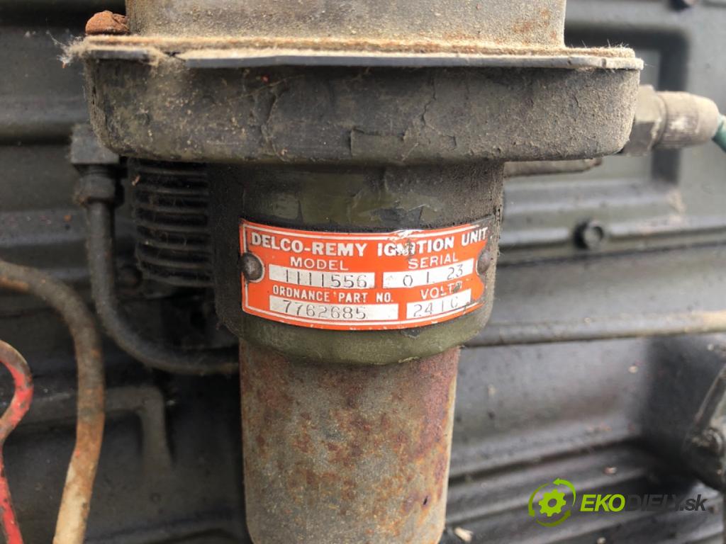 CIĘŻARÓWKA USA ---    ---  motor REO HOLLEY ZABYTKOWY USA (Motory (kompletní))