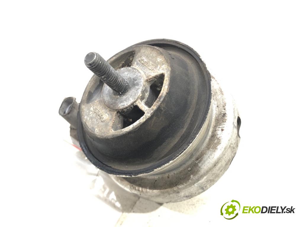 AUDI A6 C6 (4F2) 2004 - 2011    4.2 quattro 246 kW [335 KM] benzyna 2004 - 2006  AirBag Motor 4F0199382BM (Držiaky motora)