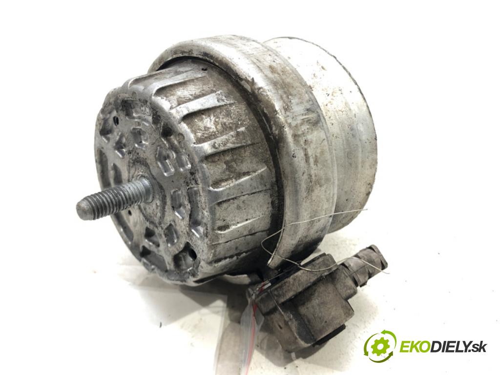 AUDI A6 C6 (4F2) 2004 - 2011    4.2 quattro 246 kW [335 KM] benzyna 2004 - 2006  AirBag Motor 4F0199382BM (Držiaky motora)
