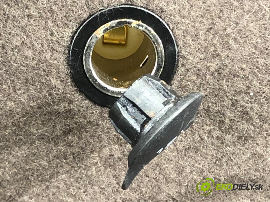 MASERATI QUATTROPORTE VI 2012 - 2022    3.0 S Q4 302 kW [411 KM] benzyna 2013 - 2022  čalúnenie kufra pravy 06700132590