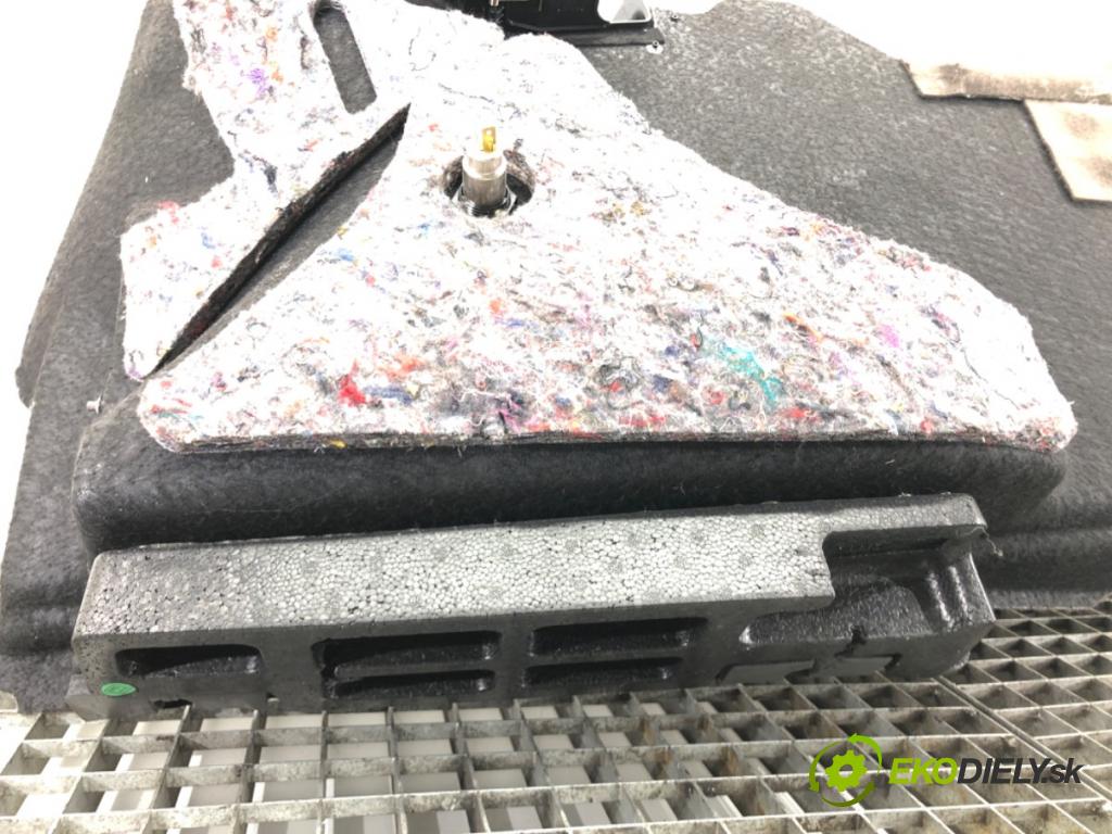 MASERATI QUATTROPORTE VI 2012 - 2022    3.0 S Q4 302 kW [411 KM] benzyna 2013 - 2022  čalúnenie kufra pravy 06700132590