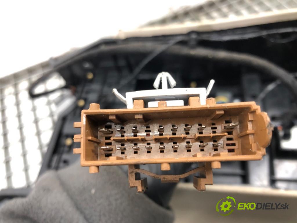 MASERATI QUATTROPORTE VI 2012 - 2022    3.0 S Q4 302 kW [411 KM] benzyna 2013 - 2022  Tunel stredový  (Stredový tunel / panel)