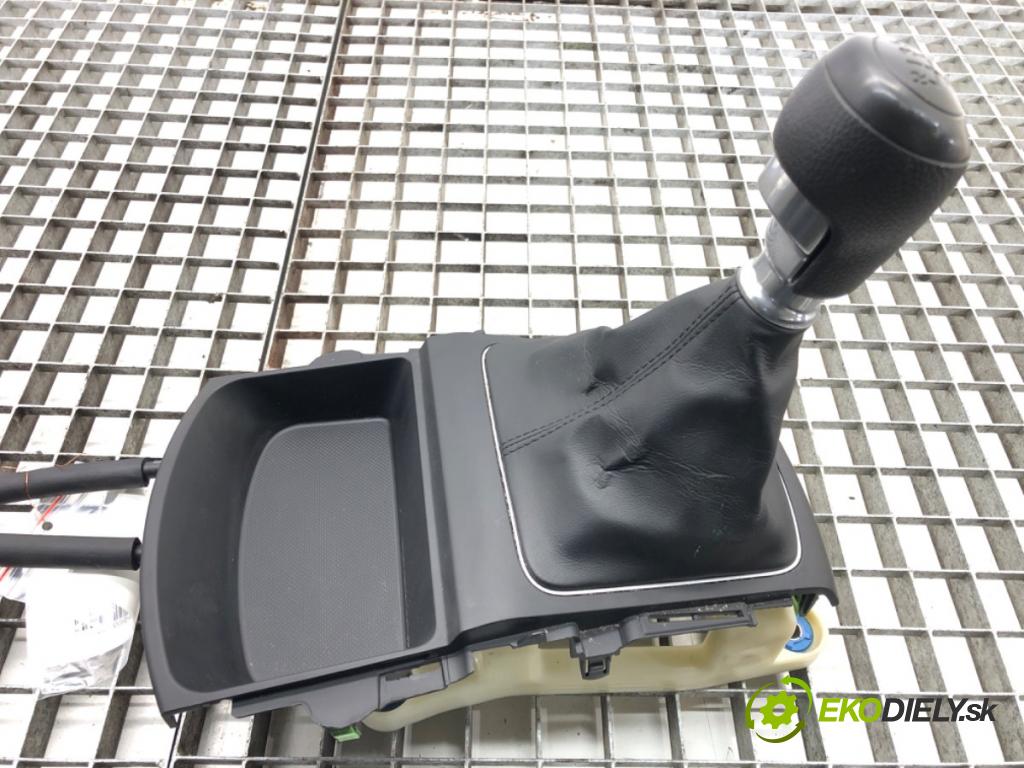 HYUNDAI i30 Kombi (GD) 2012 - 2022    1.4 CRDi 66 kW [90 KM] olej napędowy 2012 - 2022  Kulisa  (Rýchlostné páky / kulisy)