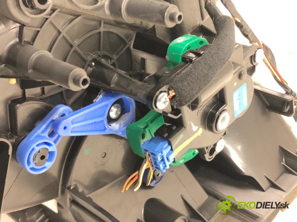 HYUNDAI i30 Kombi (GD) 2012 - 2022    1.4 CRDi 66 kW [90 KM] olej napędowy 2012 - 2022  Výhrevné teleso, radiátor kúrenia komplet KOMBAJN  (Radiátory kúrenia)